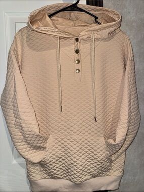 Quilted Button Henley Hoodie in Light Beige